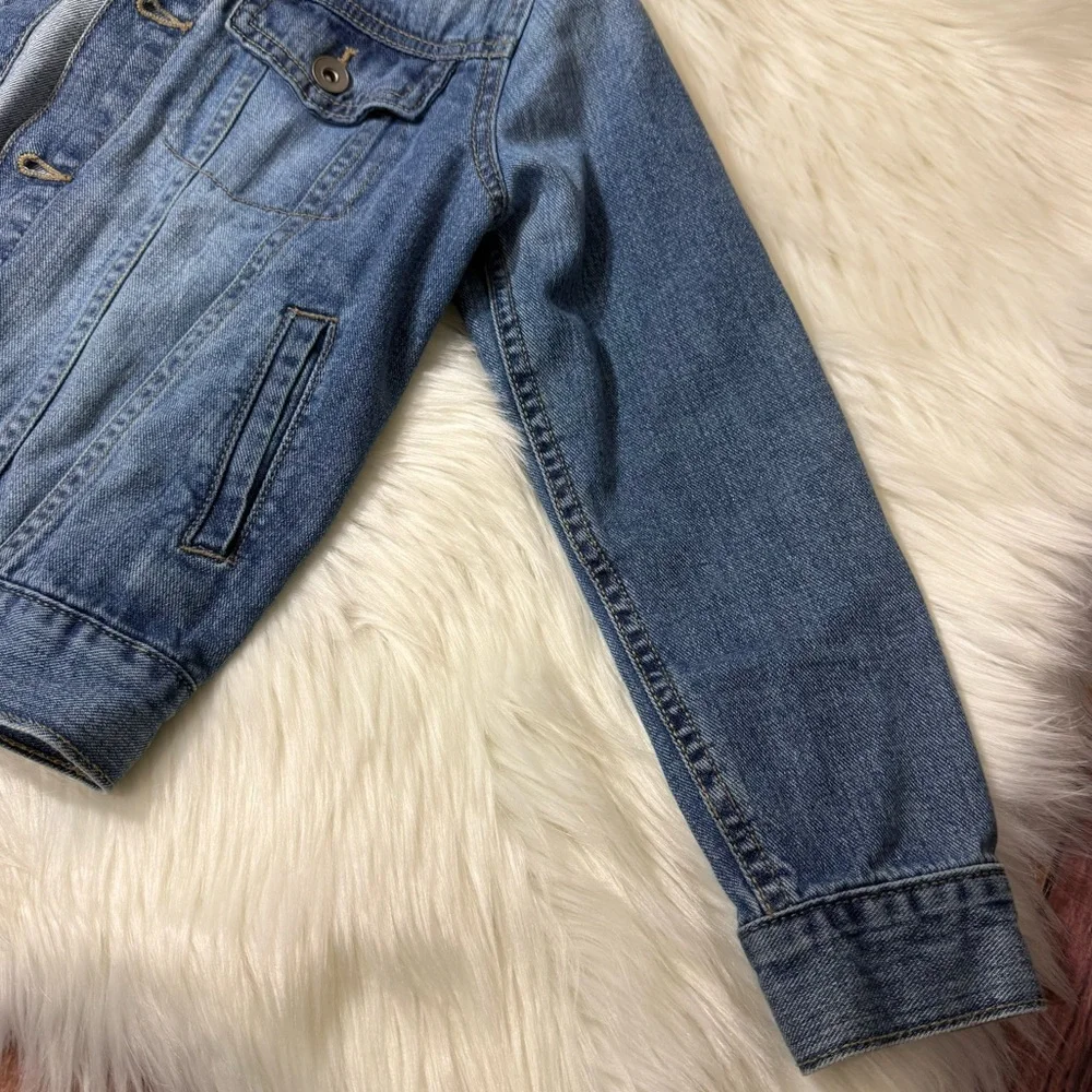 The Children’s Place Medium Wash Button Front Denim Jacket - Boys Size M (7/8)